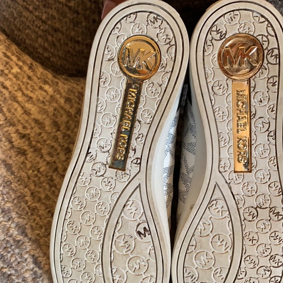 MK Sneaker - Picture 5 of 6